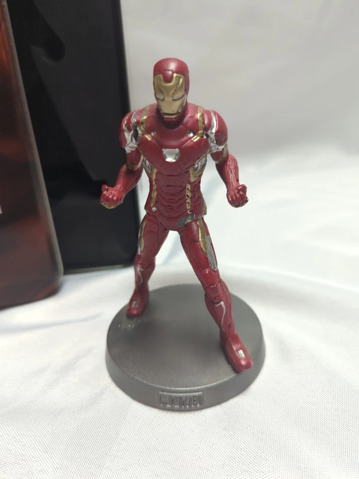 Estatua de metal Eaglemoss Marvel Heavyweights Iron Man con lata Foto 2 de 4