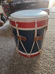 OLD DRUM SHOP MASS. CIVIL WAR DRUM MARCHING SPIRIT OF 76 SEAT WITH CUSHION