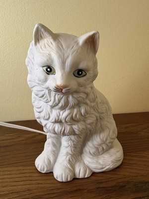 Vintage White Ceramic Cat Lamp / Night Light