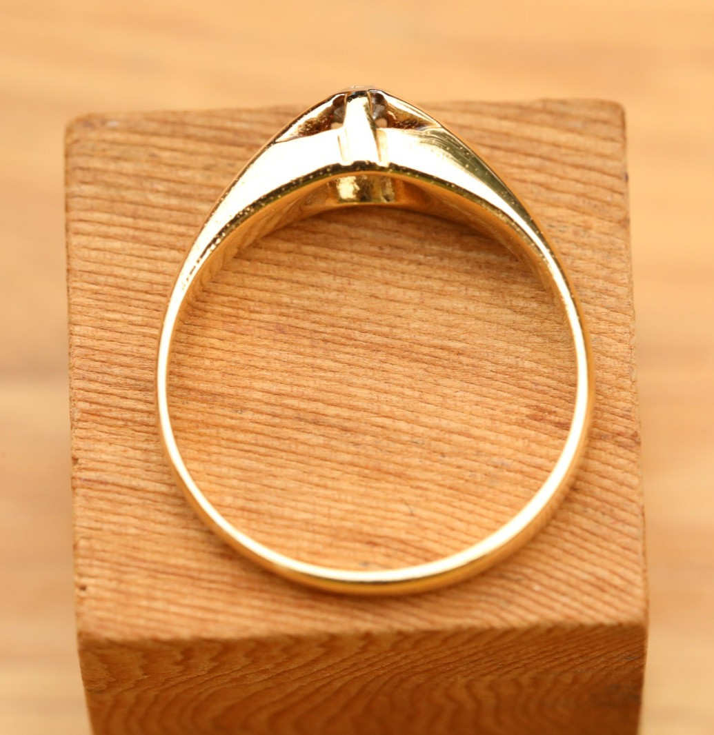 18ct Solid Yellow Gold Diamond Solitaire Ring Siz… - image 5