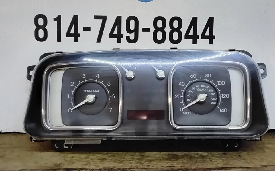 Cuadro de instrumentos Lincoln MKX 2009-2010 montaje fabricante de equipos originales kilometraje 189400 Foto 3 de 4