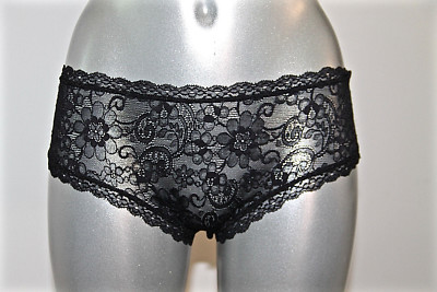 Pretty Black Lace Panties PIERRE MANTOUX Size S NEW TAG