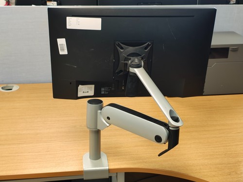 Dell E2216h Monitor. DisplayPort and VGA. With single arm CBS desk mount. - Picture 3 of 12