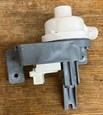 GENUINE OEM WHIRLPOOL MAYTAG WASHER RECIRCULATION PUMP W10698222