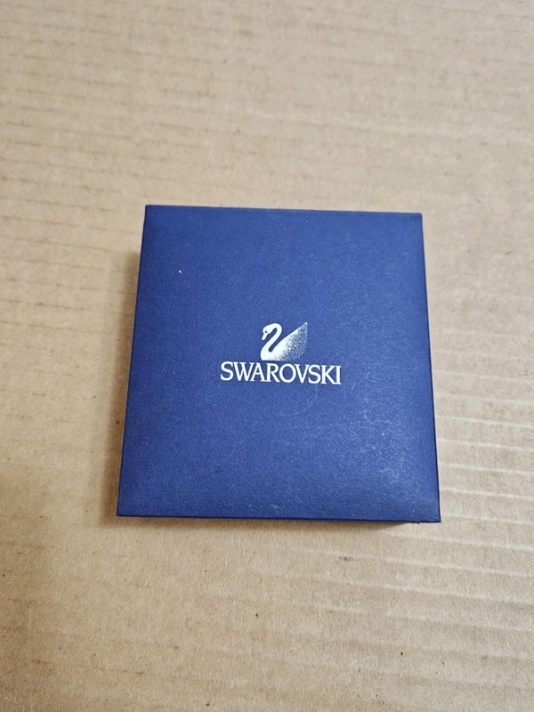 SWAROVSKI CRYSTAL RED DRESS LAPEL PIN W/SWAROVSKI BOX