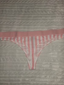 SET 2 PIECES VICTORIA SECRET VERY SEXY PINK STRIPED BRA 36.C THONG (L)