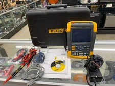 Fluke 190-202 ScopeMeter 2.5GS/s 2 Channel 200MHz Oscilloscope w Hard Case