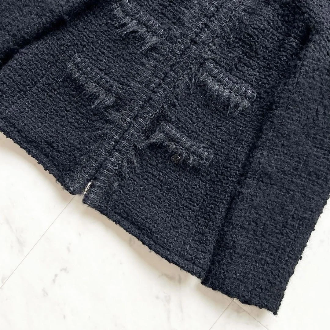 Charm Chanel Coco Mark con pelliccia di camelia giacca tweed 38