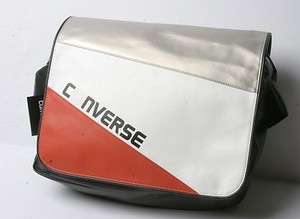 converse flap messenger