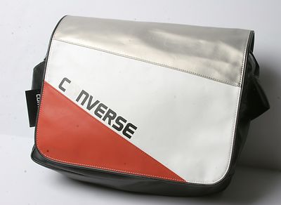 converse flap messenger