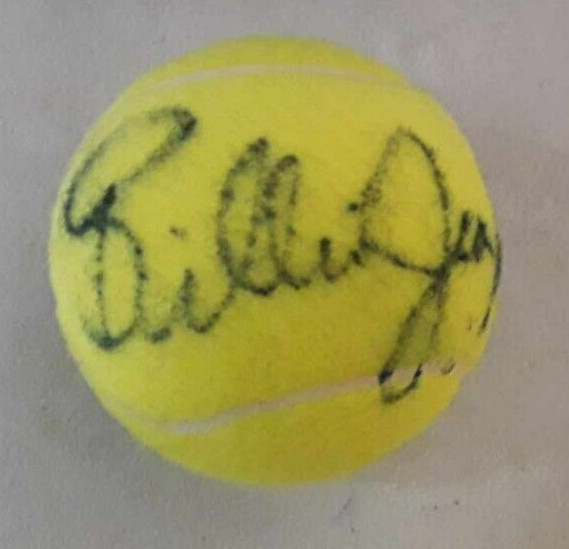 BILLIE JEAN KING AUTOGRAPHED WILSON TENNIS BALL....PSA/DNA