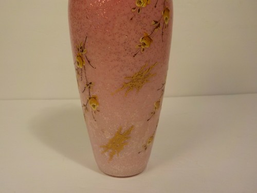 BEAUTIFUL 19th C. CRANBERRY ART GLASS VASE, INTERNAL SILVER MICA, ENAMEL DECOR. - Picture 7 of 12