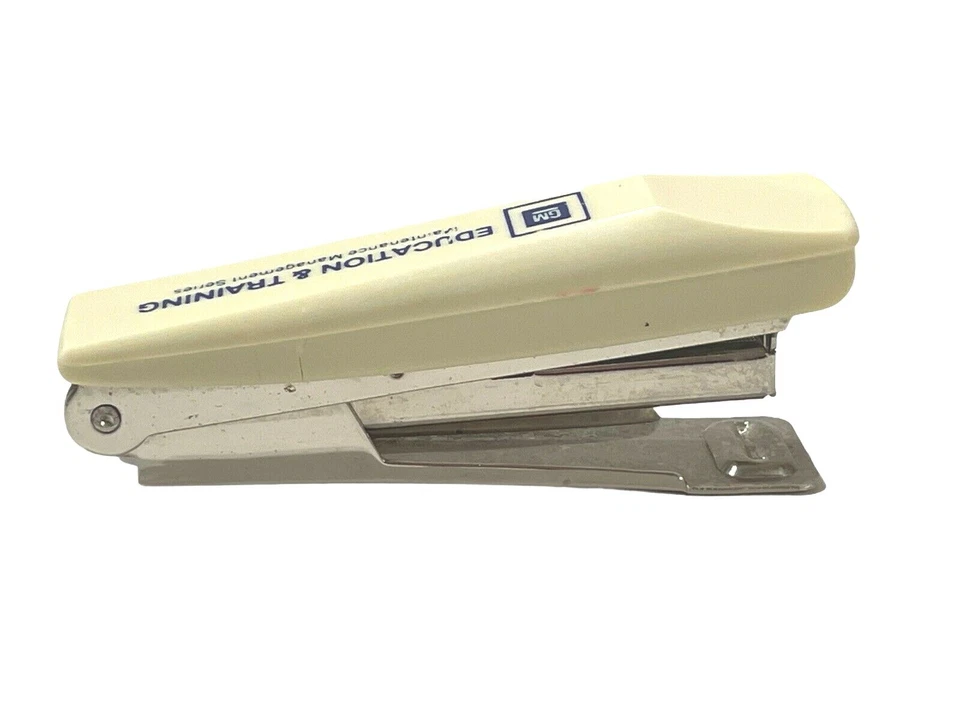 Mini grapadora retro de colección General Motors GM educación entrenamiento suministros de oficina 3,5" Foto 4 de 4