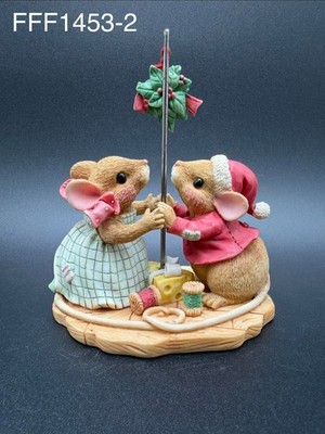 Vintage 1996 Enesco ~ Priscilla's Mouse Tales ~ ''Underneath The Mistletoe''
