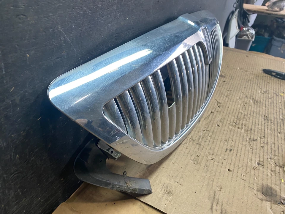 Parrilla de parachoques del capó delantero Lincoln LS 2004 a 2005 con emblema OEM s5654 DG Foto 3 de 4