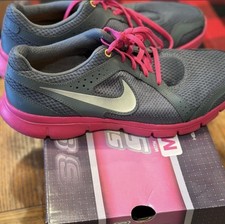Szare i różowe trampki Nike rozmiar 9