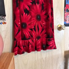 Vintage Women's Small Red and Black Daisy Stretch Maxi Skirt 90s 2000s