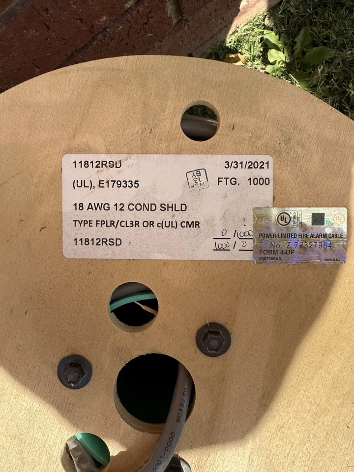 Cable blindado trenzado FPLR 18-12 1000 pies 18 AWG Foto 2 de 2