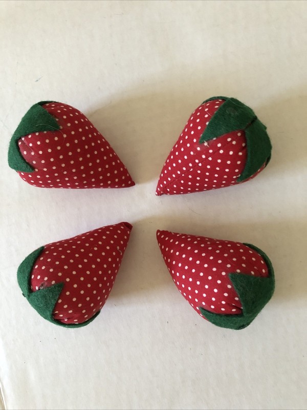 Vtg Handmade Strawberry Decorative Pincushions Set 4 Polka Dot Fabric Felt