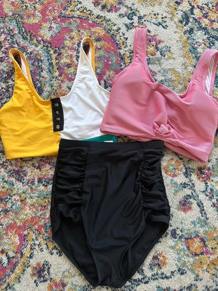 Traje de baño Coral Reef conjunto de dos piezas dos tops y una parte inferior Foto 2 de 4