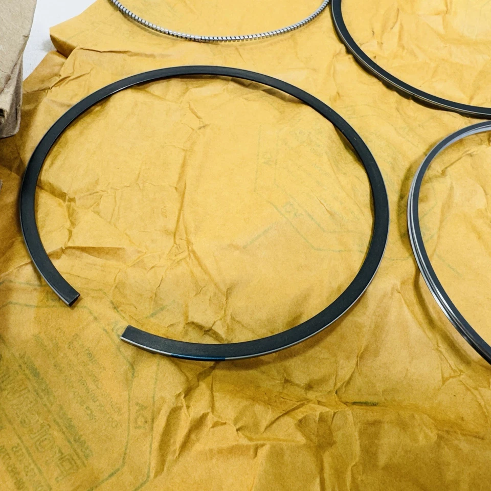 JUEGO DE ANILLOS DE PISTÓN Cummins 3804708 genuino adecuado para motores diésel QST30 Foto 3 de 4