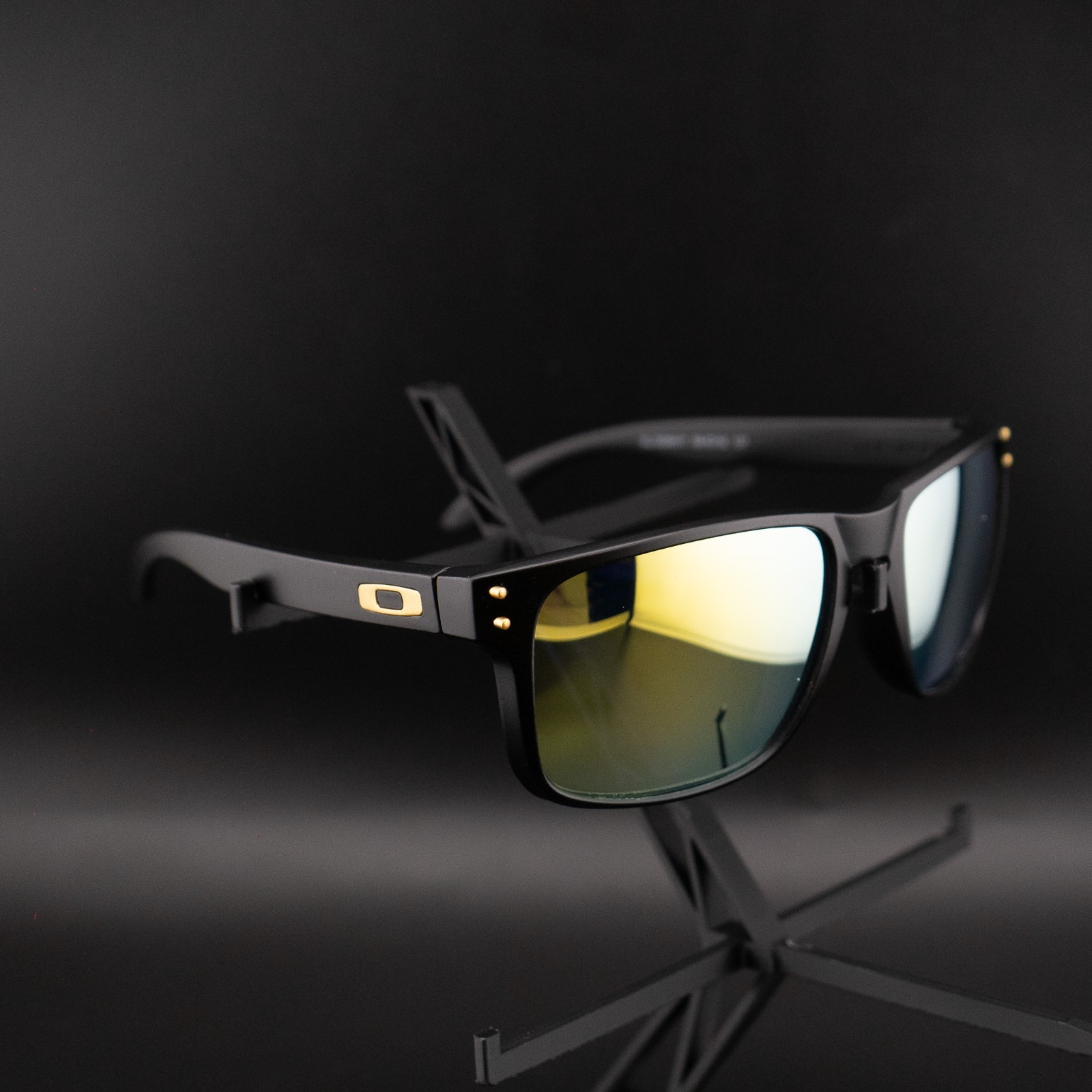 NEW Oakley Holbrook M Polarized P Black Sunglasses Black /Gold / P3