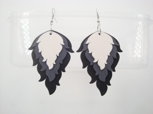 2Pairs Black/Brown/Blue/Green/Pink/Purple Three Layers Leaves Drop Earrings Lady - Picture 3 of 18