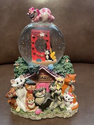 Disney Cats & Dogs Snow Globe Best Friends Pluto, Cheshire Cat 