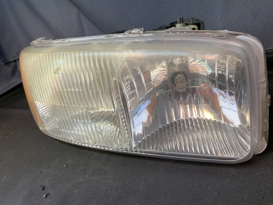 Fits 1999-07 GMC SIERRA Headlamp RH OEM#:16524402 - Изображение 3 из 4