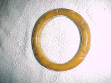CARVED  BAKELITE  BANGLE  -  GREAT COLOR  - SIMICHROME TESTED