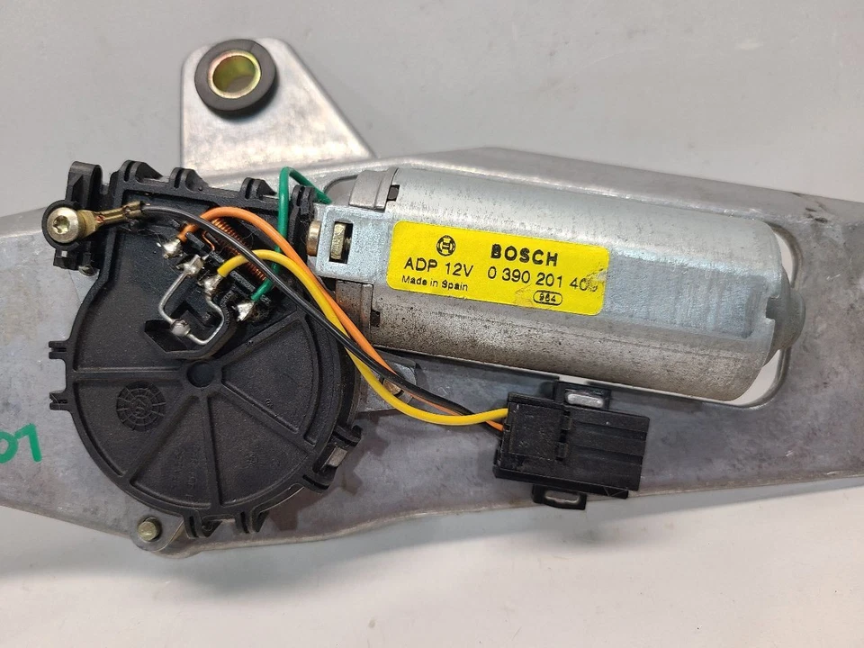 Двигатель заднего стеклоочистителя 1998-00 Volvo V70 XC (универсал)  - Изображение 3 из 4