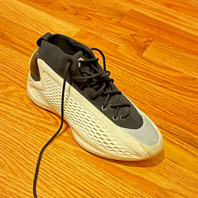adidas Men s Basketball Low Top Lace-Up Sneakers White/Black/Gray