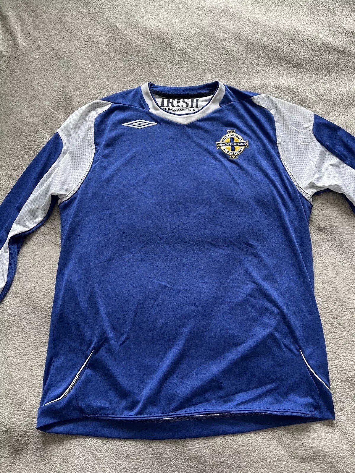 Northern Ireland - Umbro vintage 2006 Away Football Jersey Shirt size L Kit