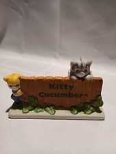 Vtg Shmid 1987 Kitty Cucumber Fence Sign Cats Figure/J.P. Buster/ B. Shackman 