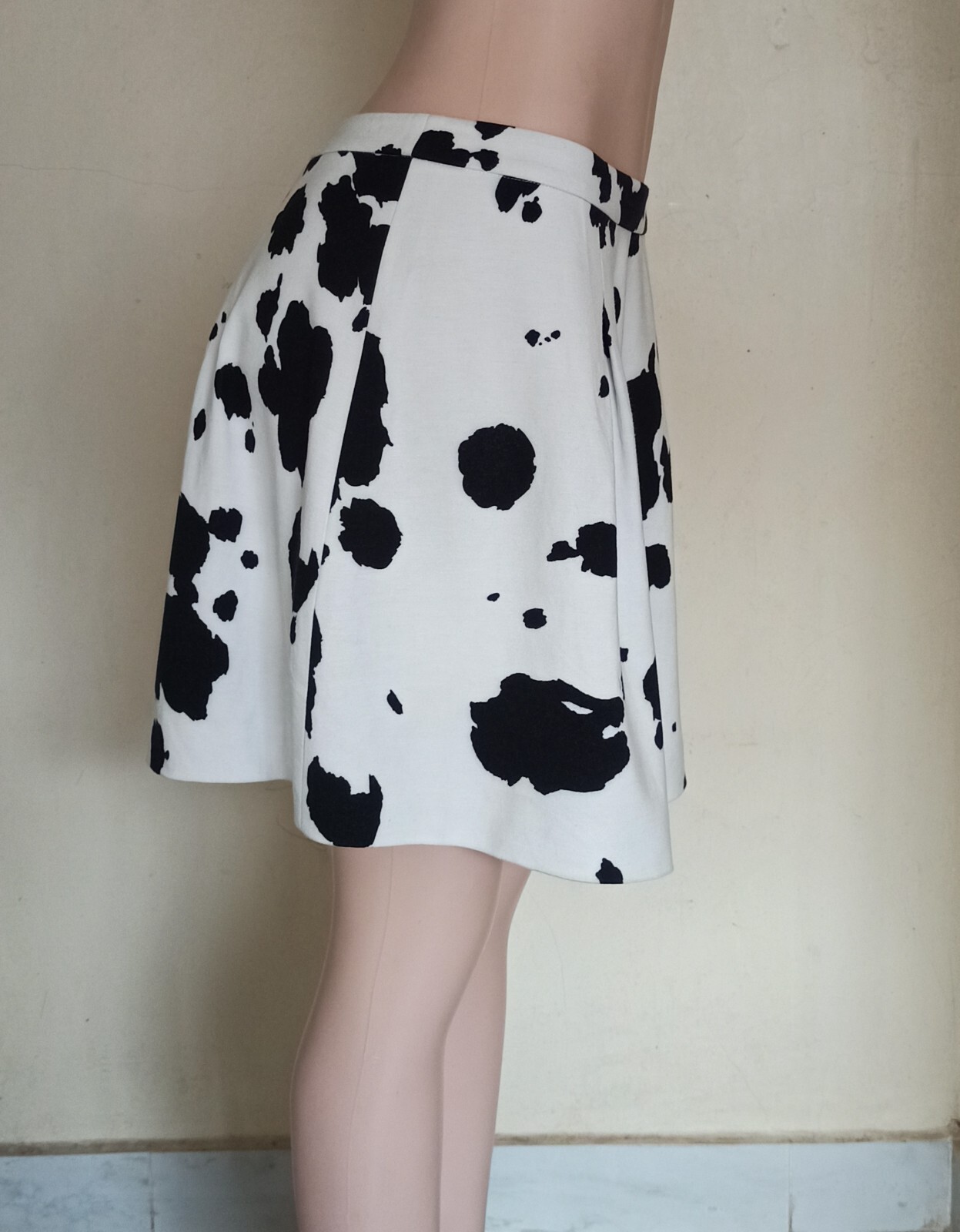 スカート Moschino 'Texture' print mini skirt Vintage Moschino Leopard Velvet Skirt – MAUVE