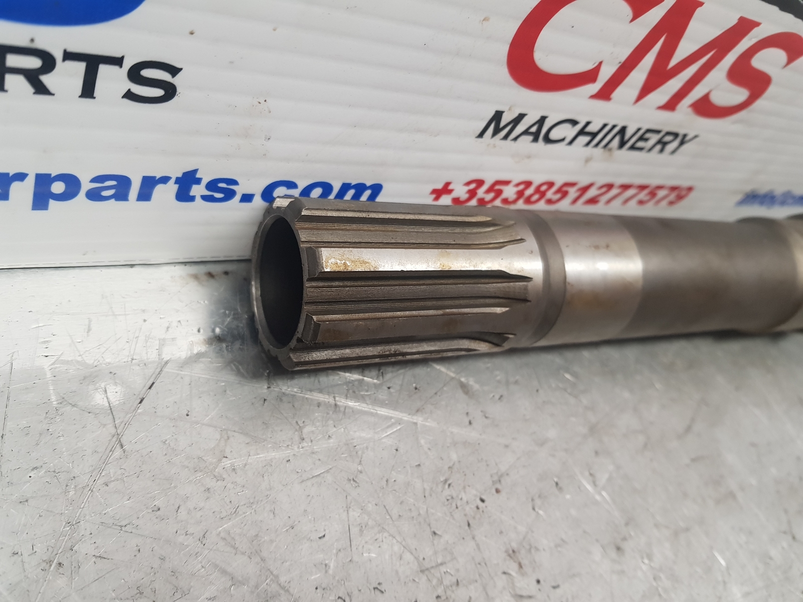 Deutz 6806, 7206, 6807, 7207, 7807 Transmission Shaft 04311351