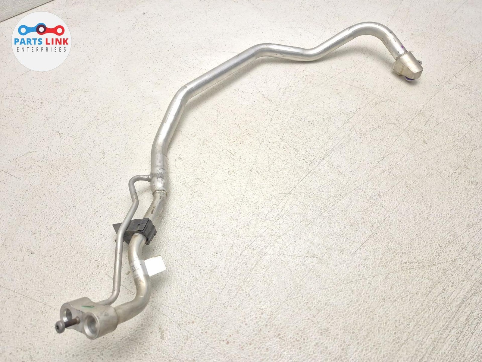 2016-20 BENTLEY BENTAYGA UPPER AC LINE HOSE PIPE CONDITIONER AIR TUBE 636 OEM