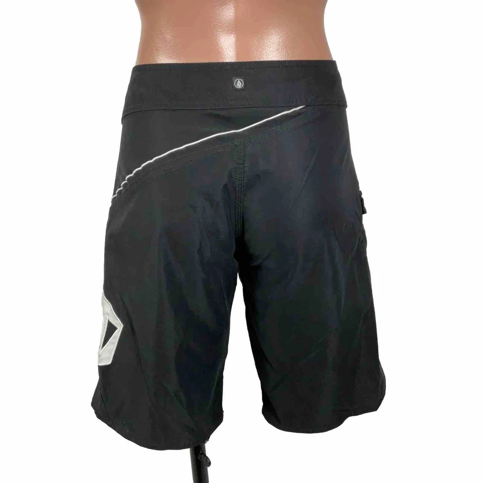 Boardshorts para mujer Y2K Volcom talla 11 negro blanco bordado de colección Foto 3 de 4