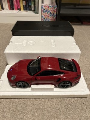 1:18 Minchamps Porsche 911 992 Turbo S Bordeaux Red