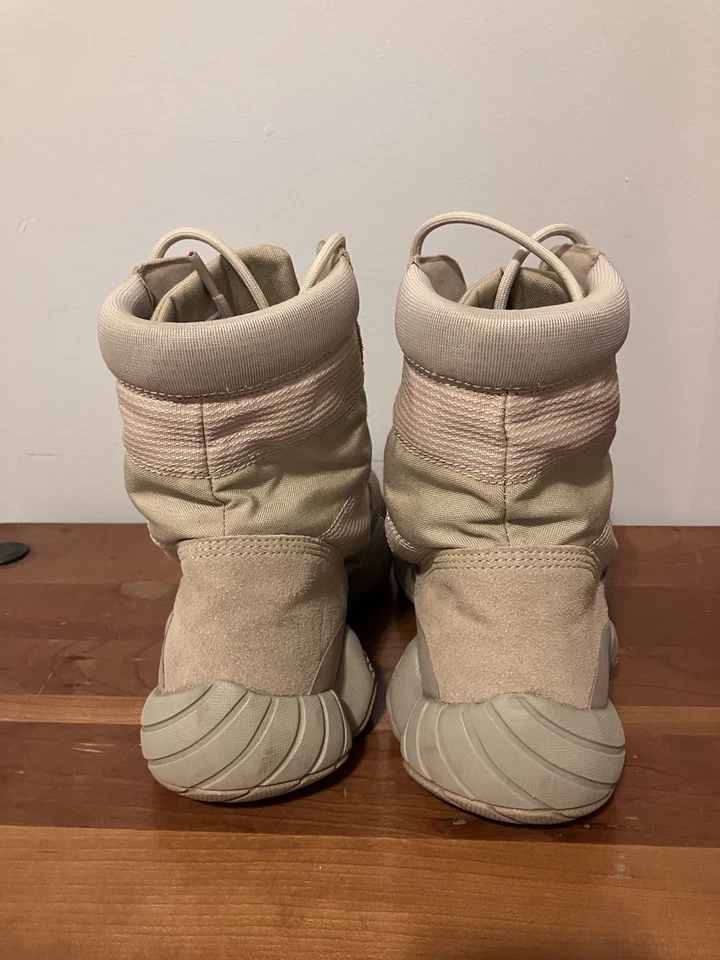 Yeezy 500 Bota Táctica - Talla 10.5M Foto 2 de 4