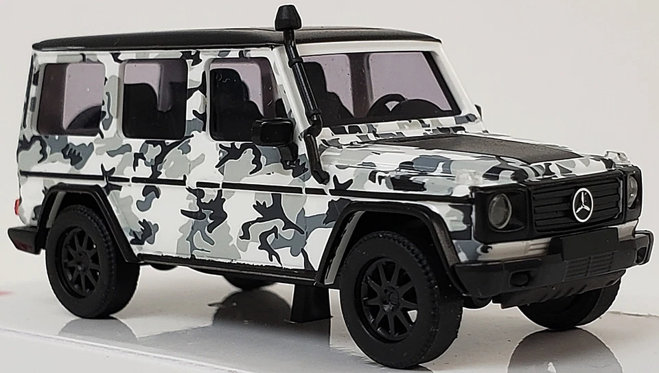 Busch NEW HO 1/87 Mercedes Benz G Class SUV in Gray/White/Green Camo Finish - Image 3 of 4