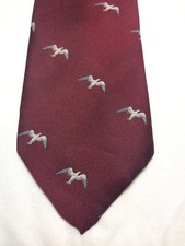 VINTAGE CAPE COD MENS TIE 3.25 X 57 BURGUNDY WITH BIRDS