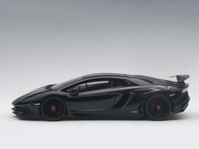 LAMBORGHINI AVENTADOR SV LP750-4 NERO ALDEBARAN GLOSS BLACK 1:18