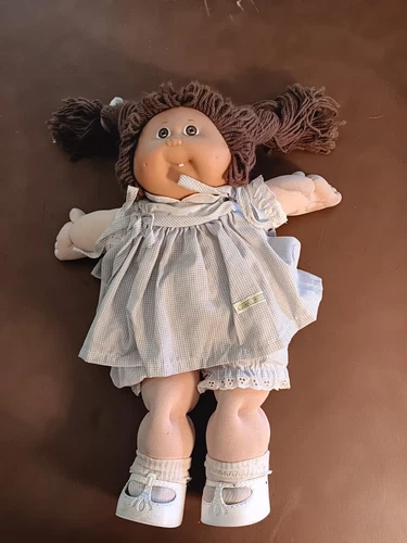 VTG Brown hair/eyes Cabbage Patch Kids girl doll one tooth two dimples pigtails