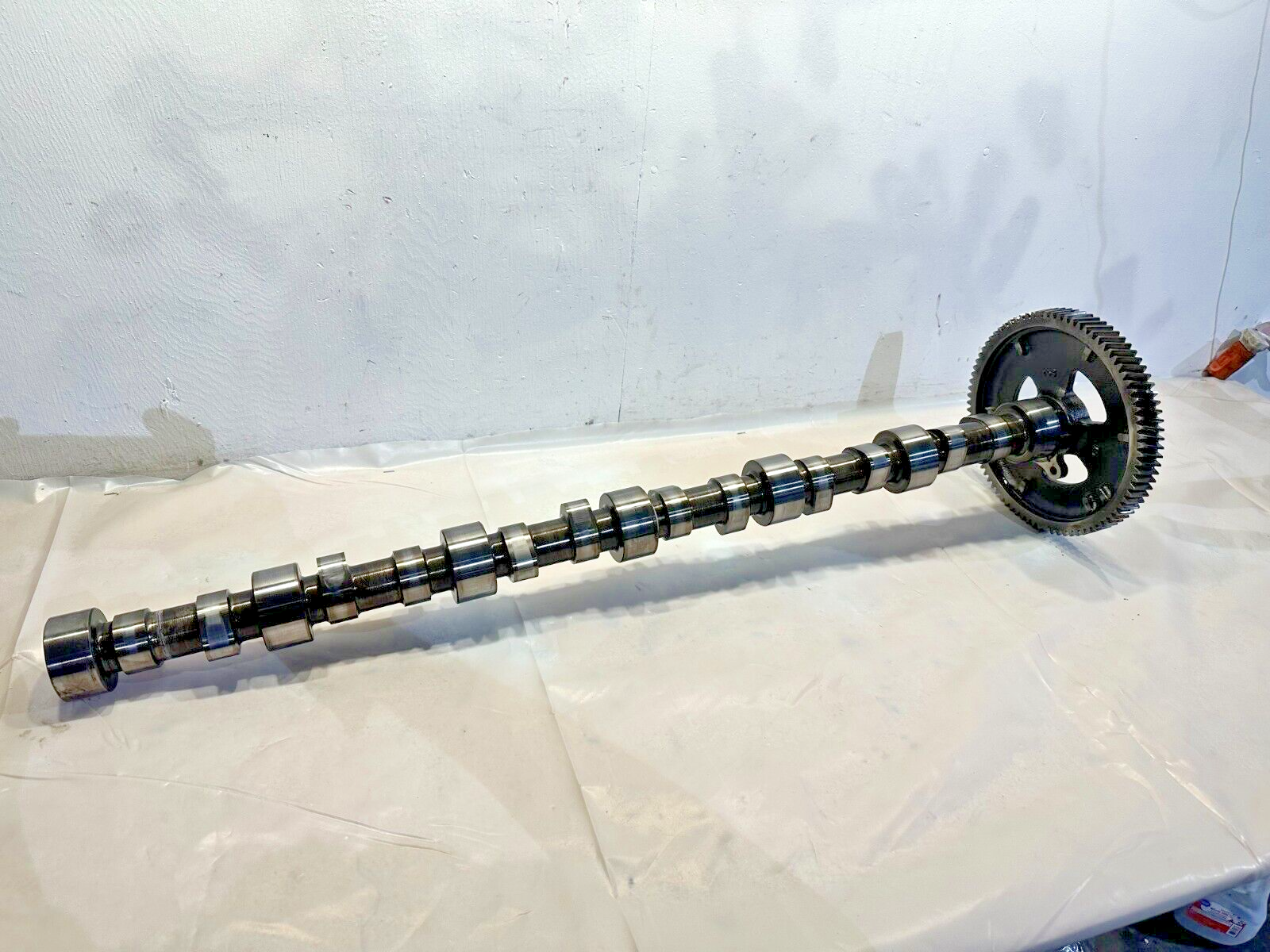 Cummins Diesel Engine ISC / Isl 8.3 Camshaft W/ Gear 3950134 OEM 