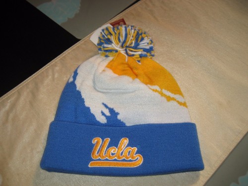 BEANIE POM KNIT HAT NCAA NWT 