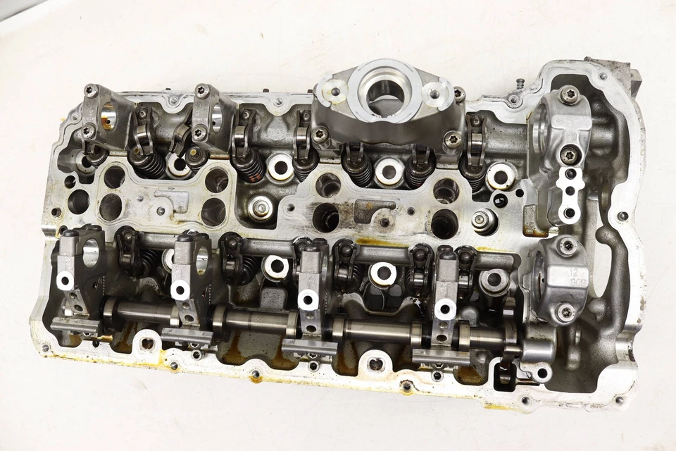 BMW ALPINA B7L 2013-2015 4,4 L - culata de motor derecha 4,4 L 2118167 Foto 2 de 4