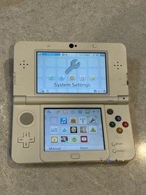 New Nintendo 3DS North American Console With Super Mario Plate