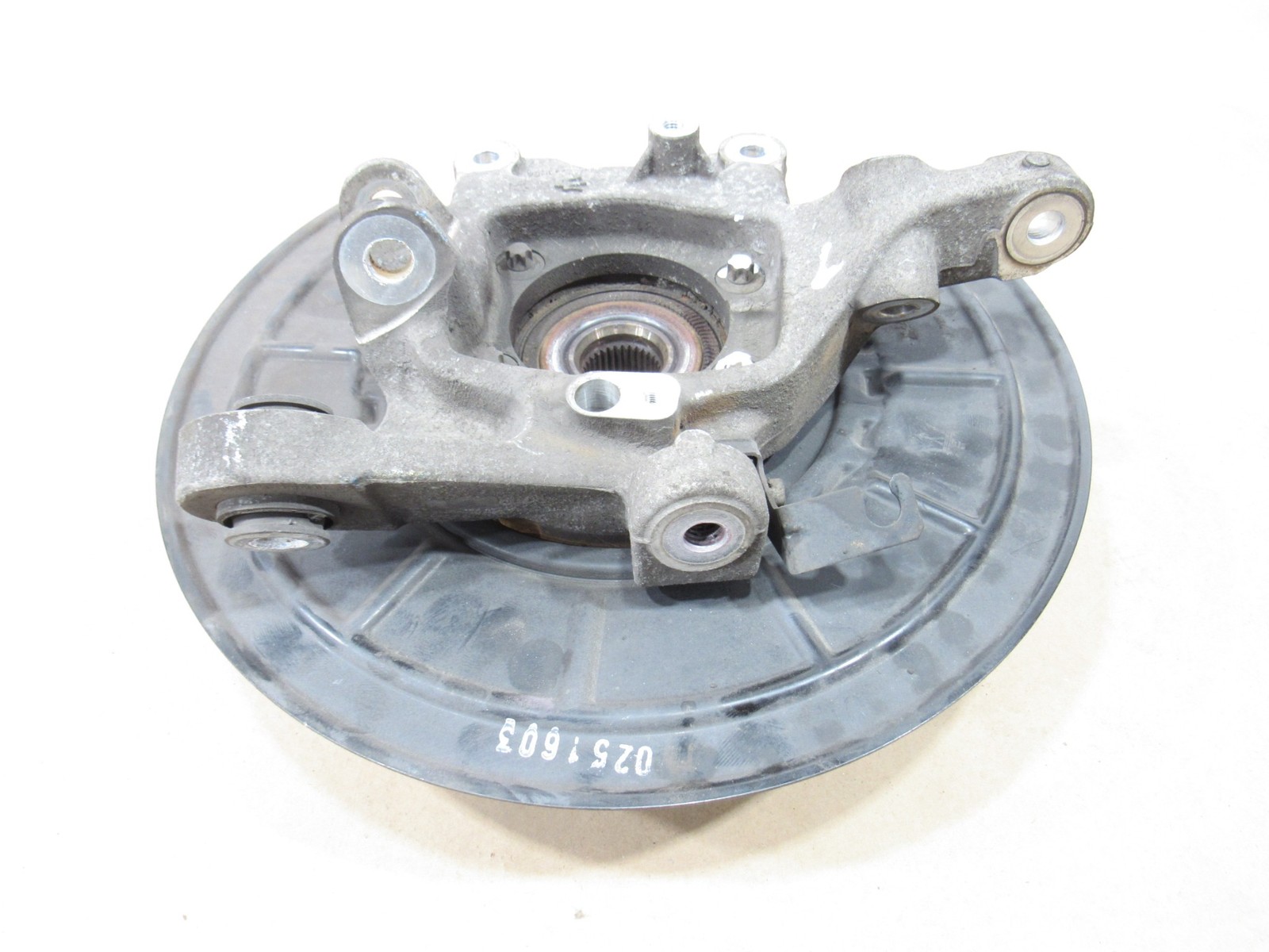 14-19 Maserati Quattroporte 2016 3.8L RWD Rear Left Spindle Knuckle Hub ;:M