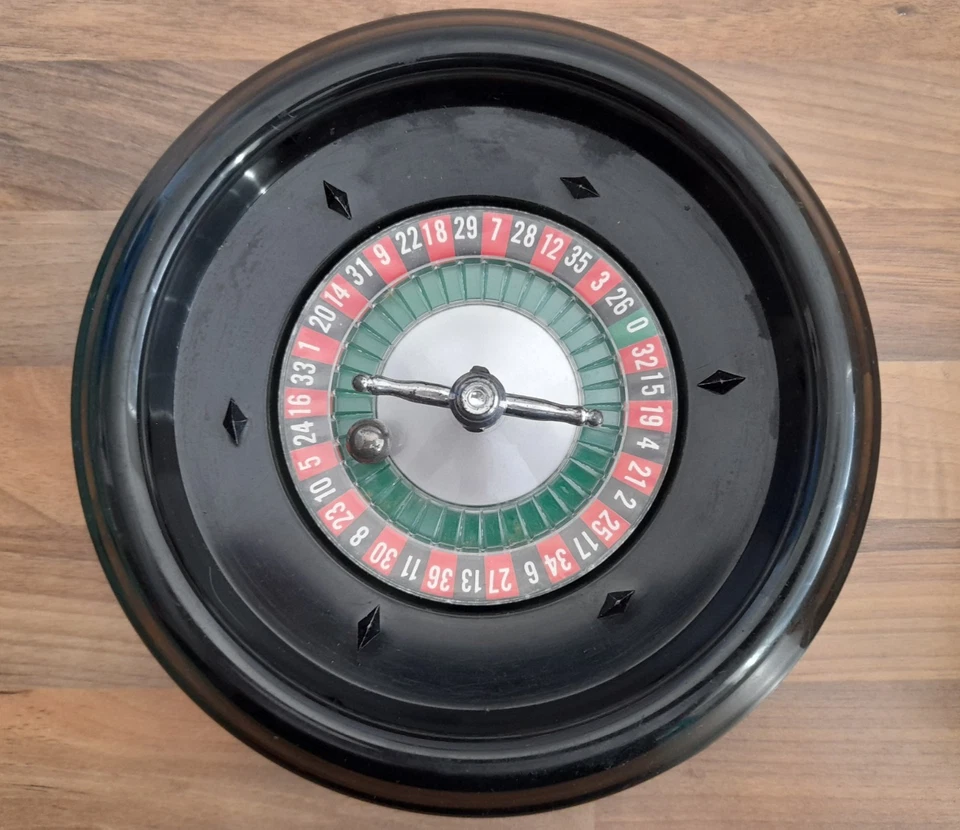 Vintage 1960's ROULETTE Wheel Family Game - MADE IN HONG KONG Casino Games Party - Image 3 of 4